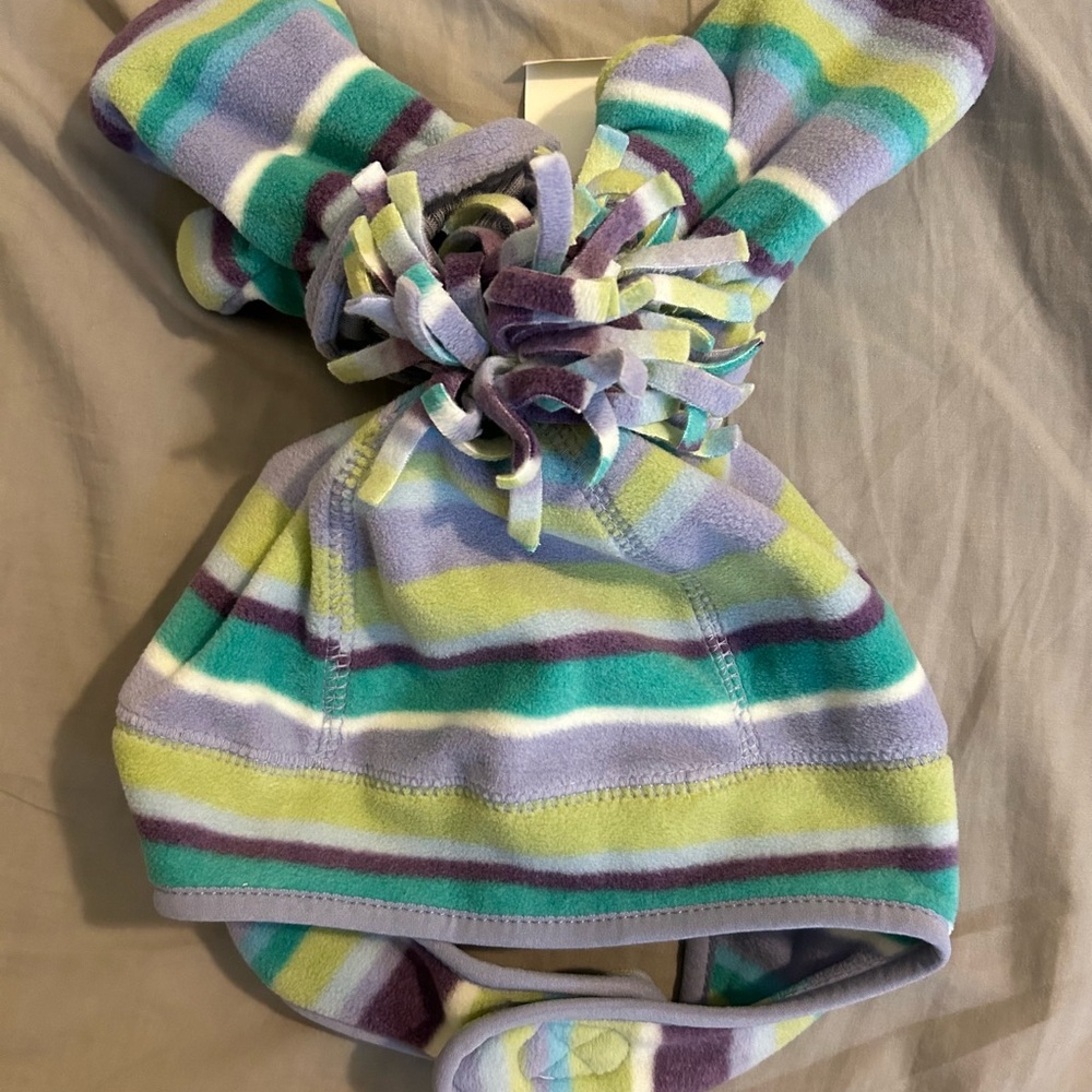 Old Navy Fleece Hat and Mittens Set - 4T/5T